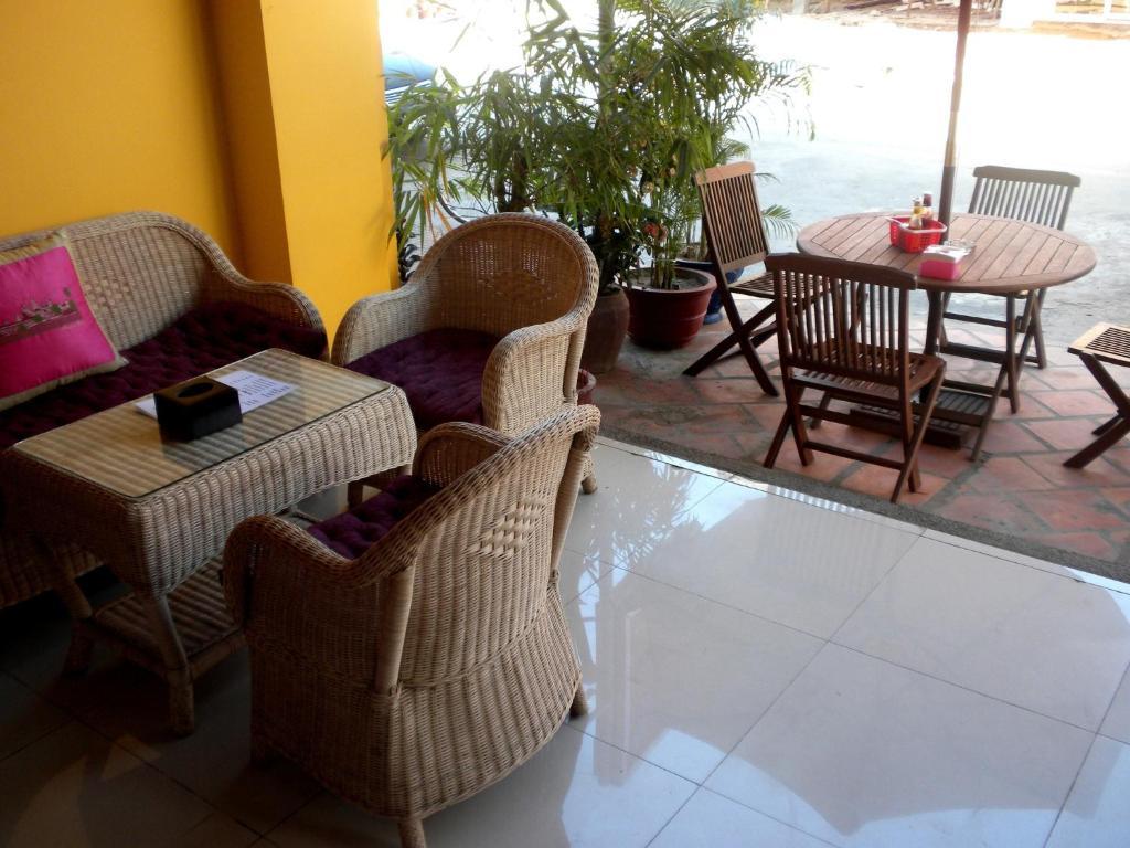 Old Town Guesthouse Kampot Exterior foto